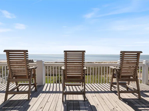 3026 Copacabana Dr, Crystal Beach, TX 77650