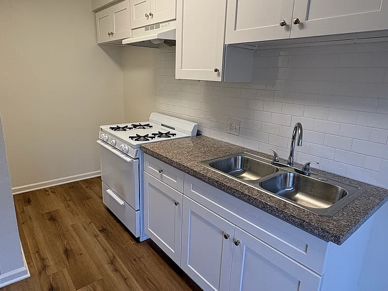 7627 Laurel Cyn Blvd — Photo 13