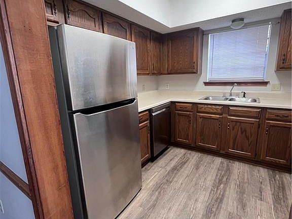 3rd image of 5204 W Napoleon Ave S Unit 101