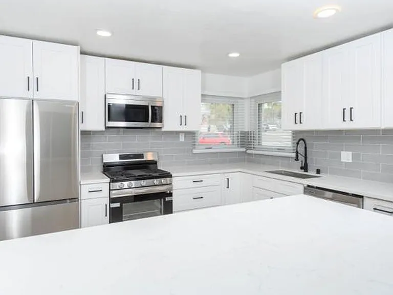2519 Columbia Street — Photo 22