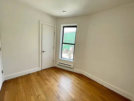 Rented by Vertical Real Estate LLC | media 9