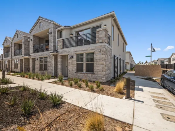 2901 E Tamarind Dr, Fresno, CA 93730