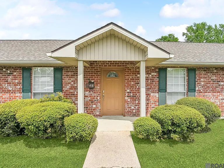 408 E Beech St — Photo 1