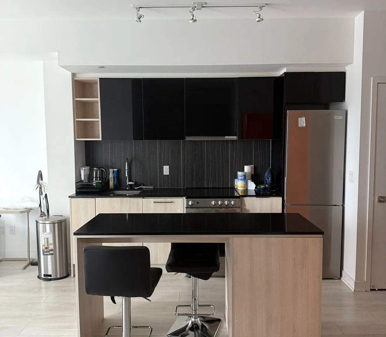 1 bed, $2,300 — Photo 3