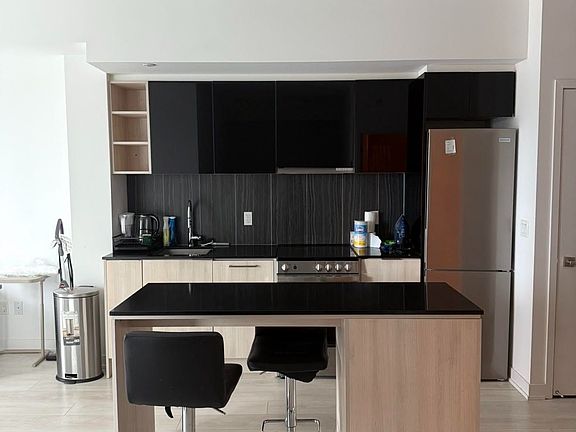 3rd image of 31 Tippett Rd #1220
