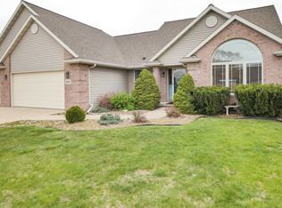 1634 Shallow Creek Ct, Green Bay, WI 54313