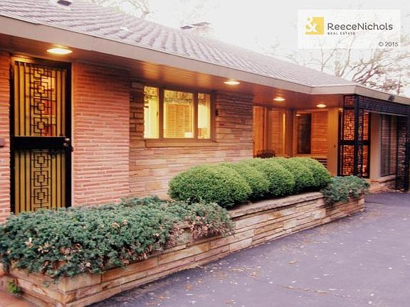 Exterior planter boxes make a modern statement.