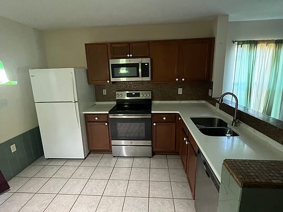 2nd image of 795 Wynfield Cir