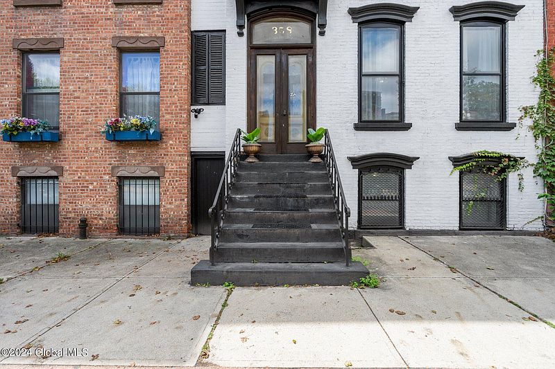 4th image of 358 Madison Avenue