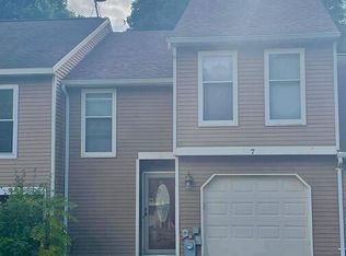 7 Carriage Rd, Clifton Park, NY 12065