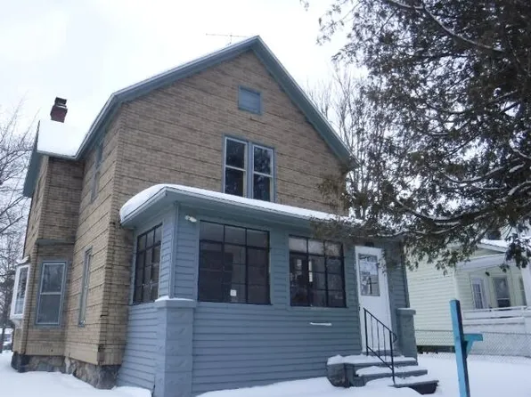 919 4th St, Three Rivers, MI 49093