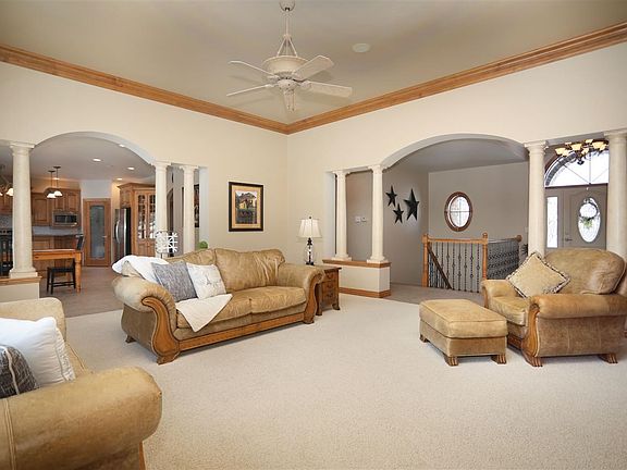 4th image of 4438 Kayla Ln