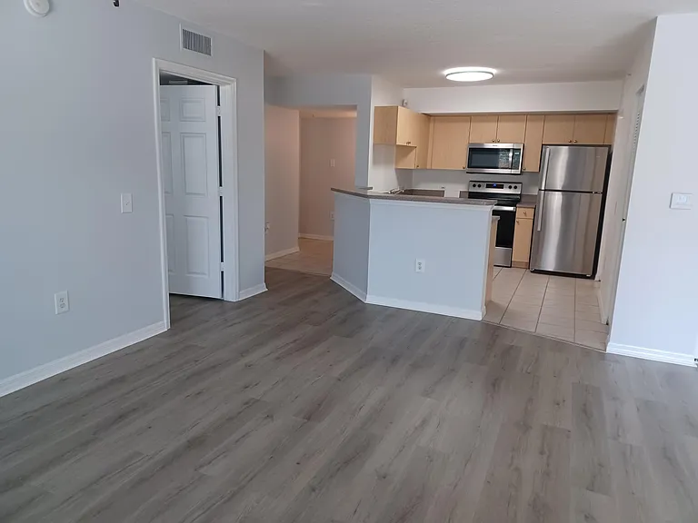 215 Villa Cir — Photo 4