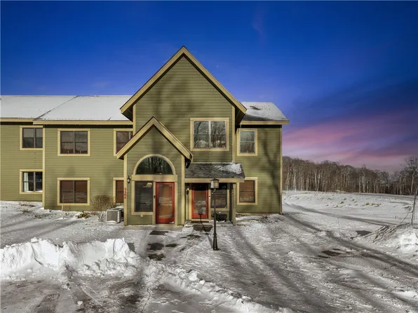5046 Summit Dr, Hidden Valley, PA 15502