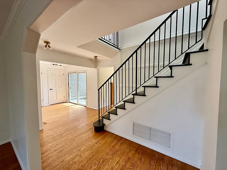 17417 SE 46th Pl — Photo 16