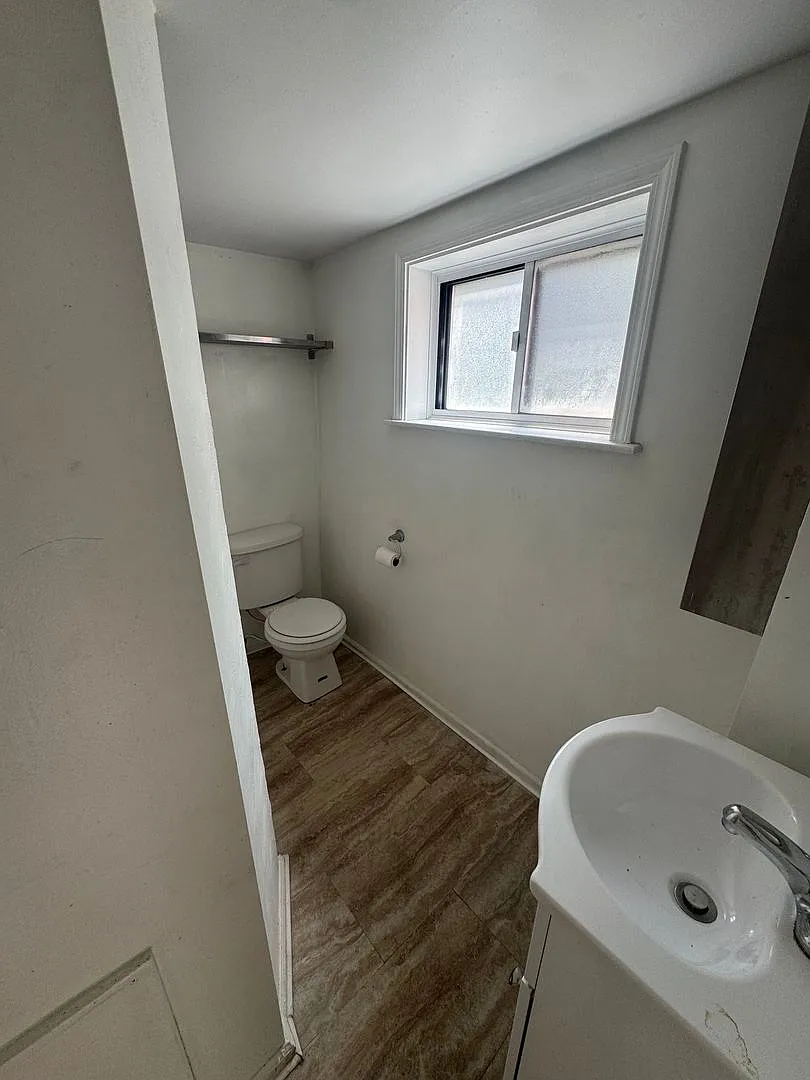2 bed, $1,250 — Photo 2