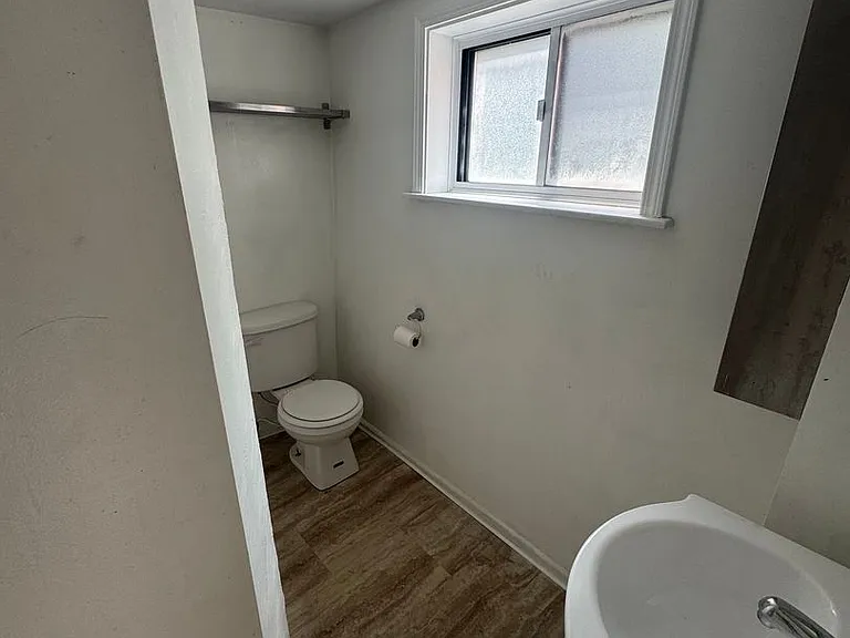 4520 Liberty Ave — Photo 12