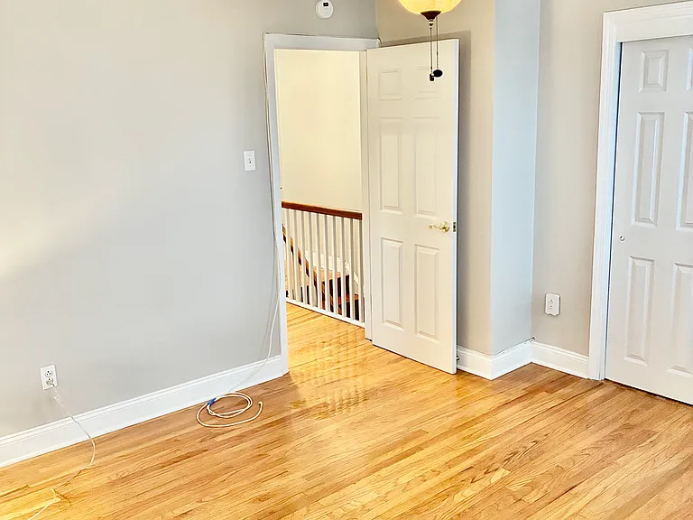 3451 Ainslie St — Photo 9