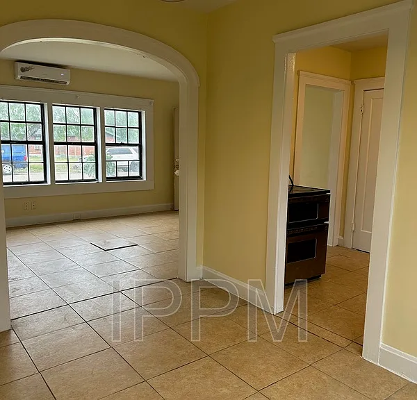 284 Corona Crescent St — Photo 8