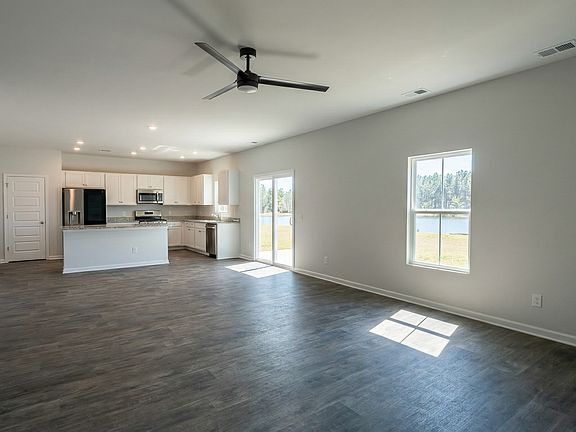 5th image of 321 Sweetbay Dr