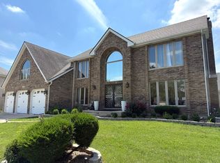 198 N Catalpa St, Addison, IL 60101