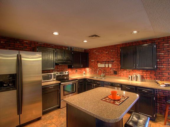 HDR-Rae-1406 W Los Arboles pl-kitchen
