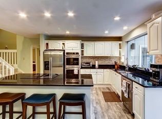 33 Pond St, Hopkinton, MA 01748