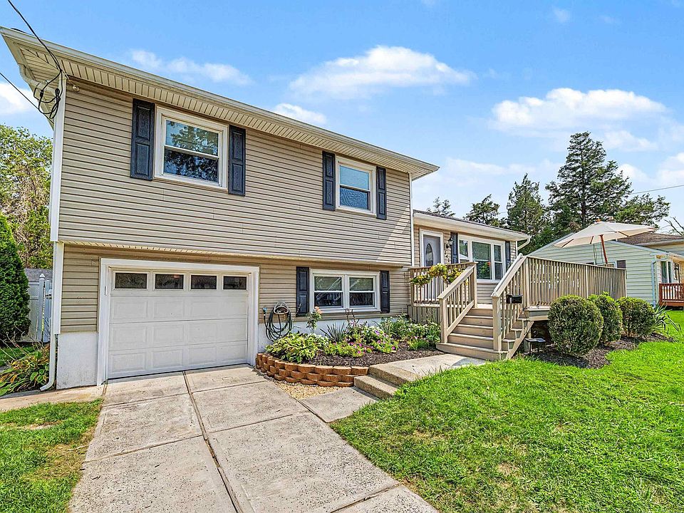 1st image of 141 Bala Dr