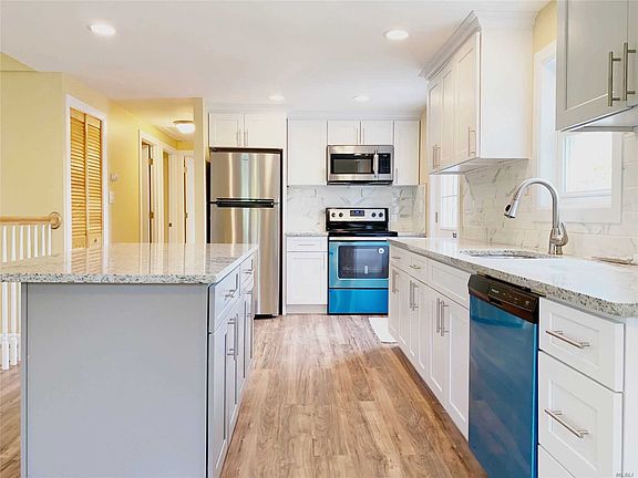 3rd image of 22 Chestnut St