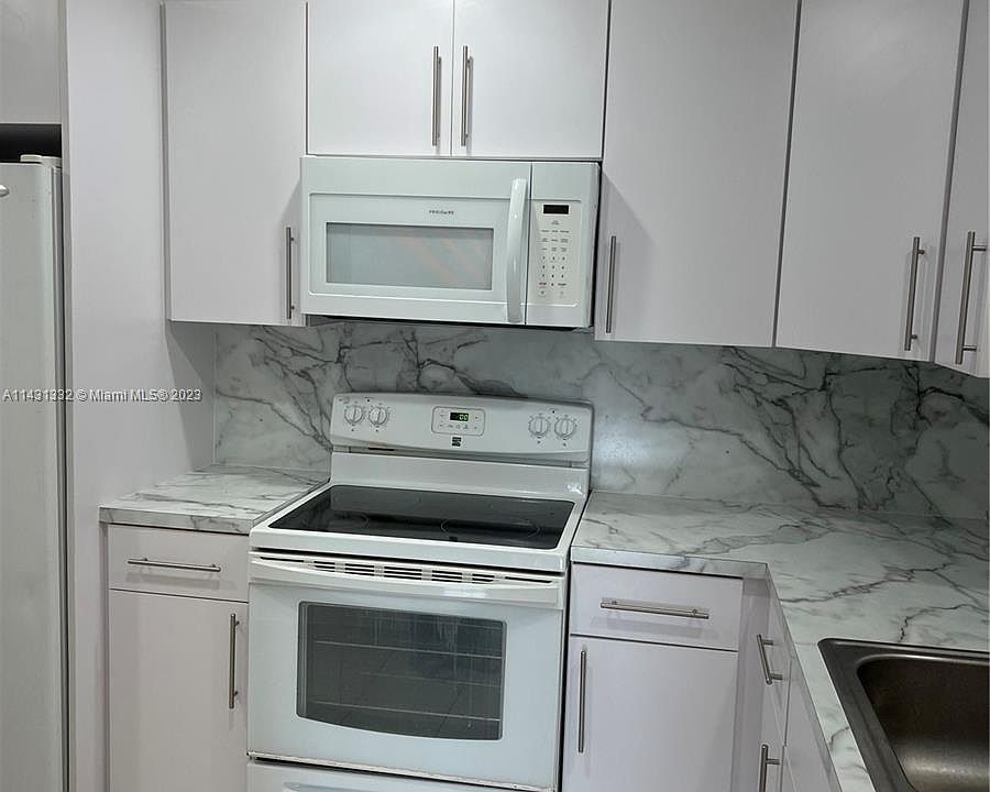 1st image of 13701 Kendale Lakes Cir APT B-211