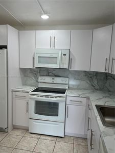 13701 Kendale Lakes Cir APT B-211, Miami, FL, 33183