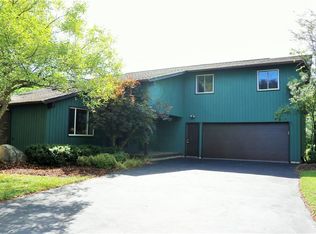 4398 Belleflower Cir, Syracuse, NY 13215