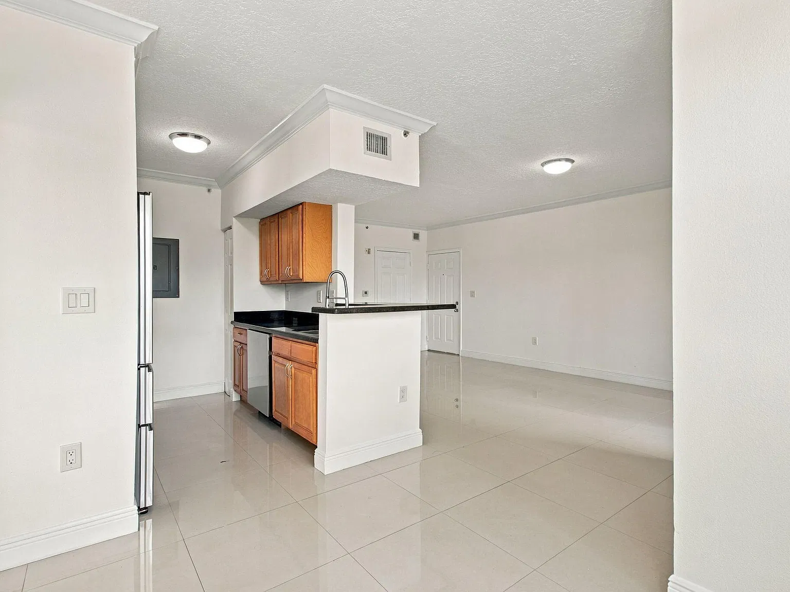 1 bed, 1.0 bath, 810 sqft, $2,000 — Photo 4
