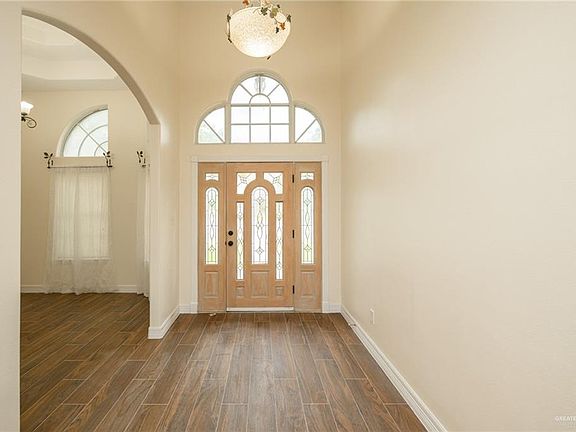 2nd image of 23876 Richmond Ct