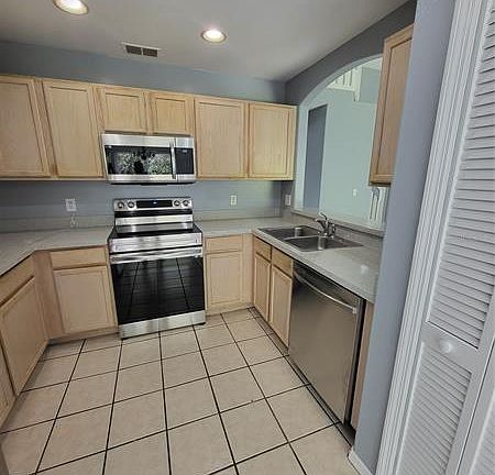 3rd image of 13933 Corrine Key Pl