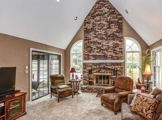 18913 E Ringo Ct, Independence, MO 64057