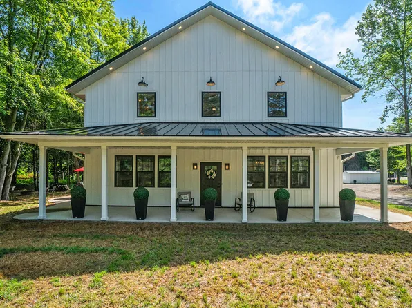 6430 Butternut Dr, West Olive, MI 49460