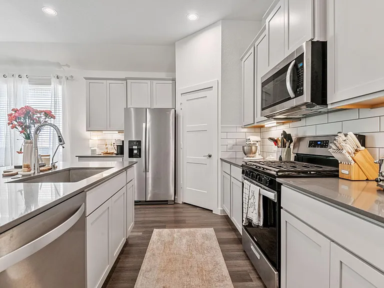 560 Newcomb Hollow Dr — Photo 15