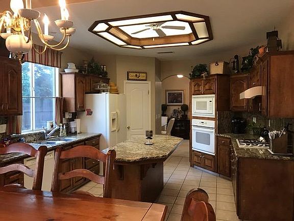 3rd image of 9211 N Paula Ave