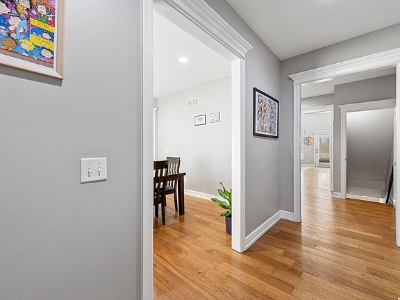 4th image of 406 N Olivia Ave
