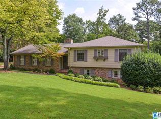 1305 Parliament Ln, Vestavia Hills, AL 35216