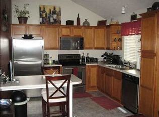 17166 Manderson St, Omaha, NE 68116