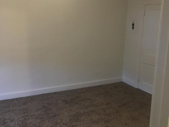 Den (Connects 1st and 2nd bedroom)