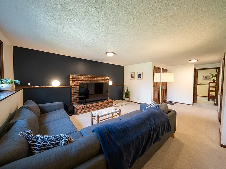 1581 Woodside Ct NE — Photo 23