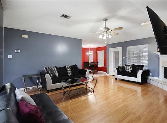 4th image of 2669 Long Branch Dr