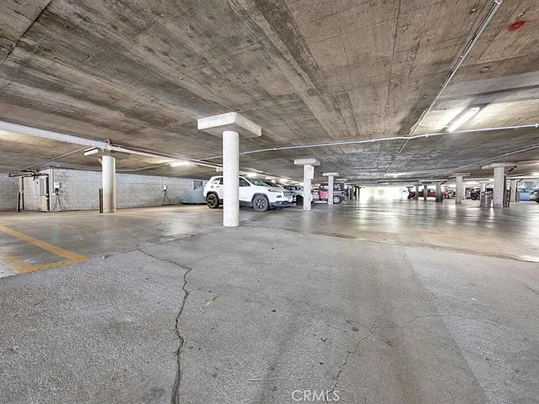 7320 Hawthorn Ave #318 — Photo 24
