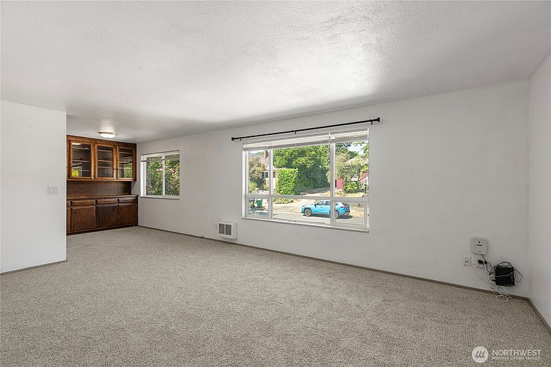 4th image of 827 NW 62nd Street