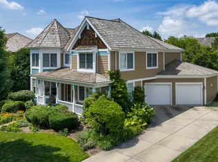 1510 Monterey Dr, Glenview, IL 60026