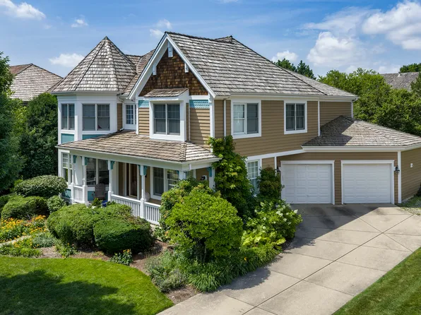 1510 Monterey Dr, Glenview, IL 60026