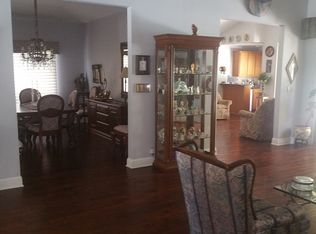 10457 White Oak Ave, Granada Hills, CA 91344
